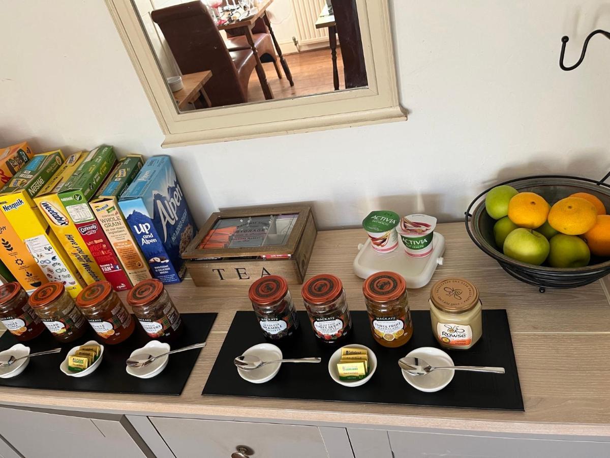 Brewery Farm House Bed & Breakfast Σουίντον Εξωτερικό φωτογραφία